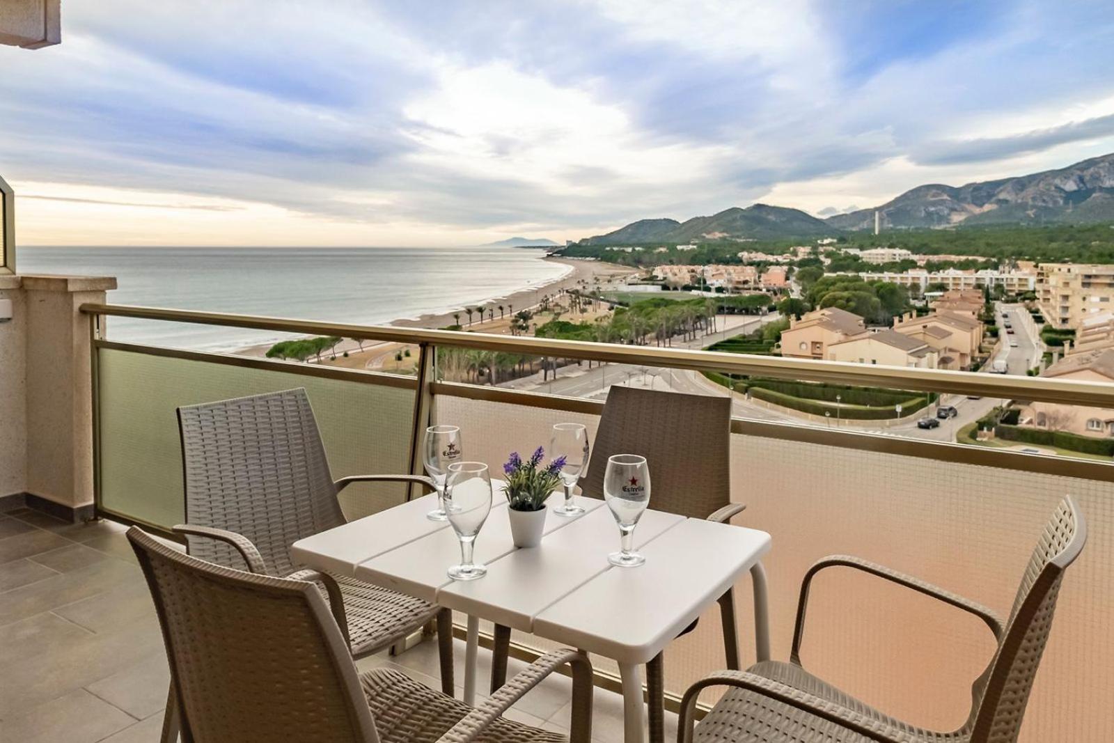 Apartamento Con Terraza, Vistas Playa Y Montana Hospitalet De L'Infant Kültér fotó