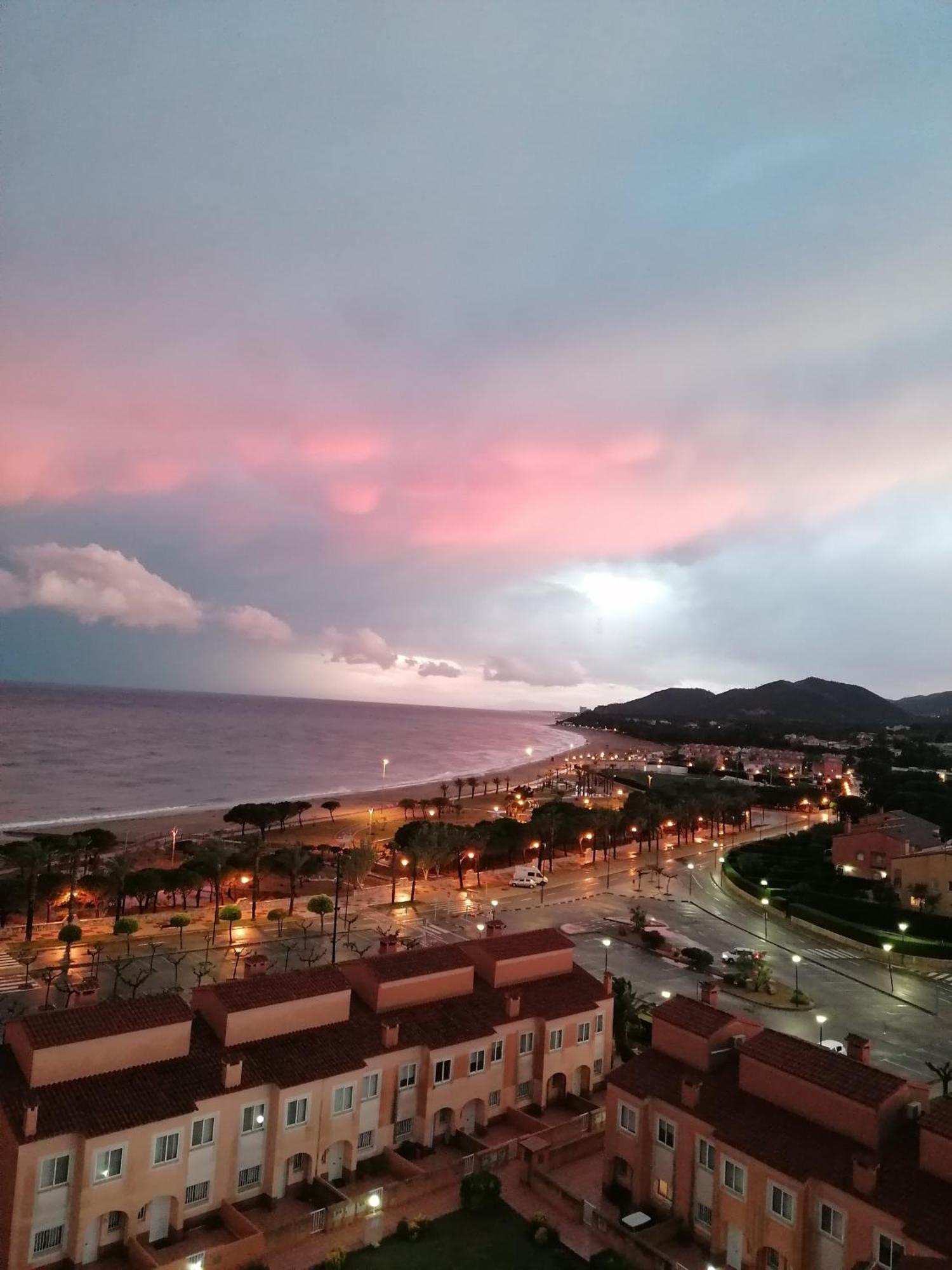 Apartamento Con Terraza, Vistas Playa Y Montana Hospitalet De L'Infant Kültér fotó