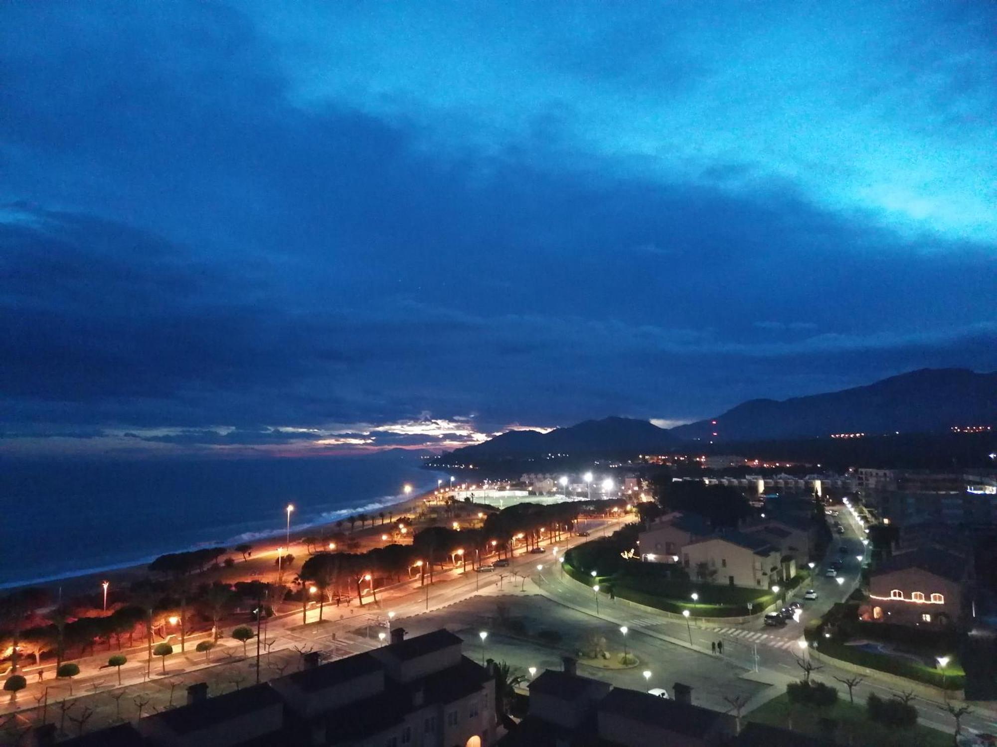 Apartamento Con Terraza, Vistas Playa Y Montana Hospitalet De L'Infant Kültér fotó