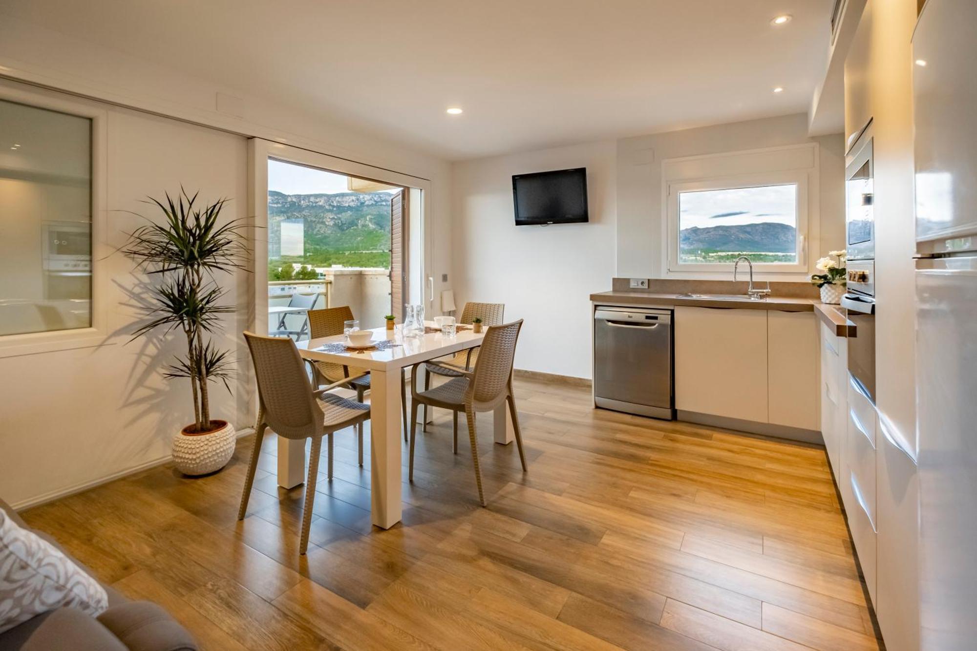 Apartamento Con Terraza, Vistas Playa Y Montana Hospitalet De L'Infant Kültér fotó